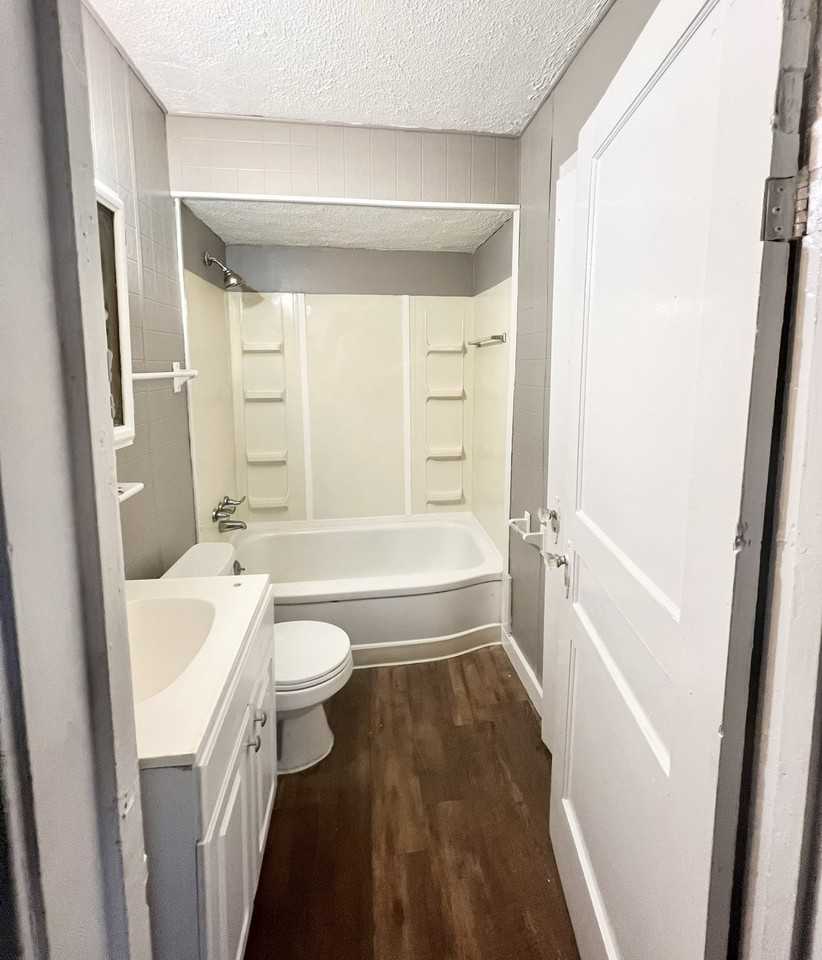 2110 Ratcliffe Ave #1 - Photo 6 of 13