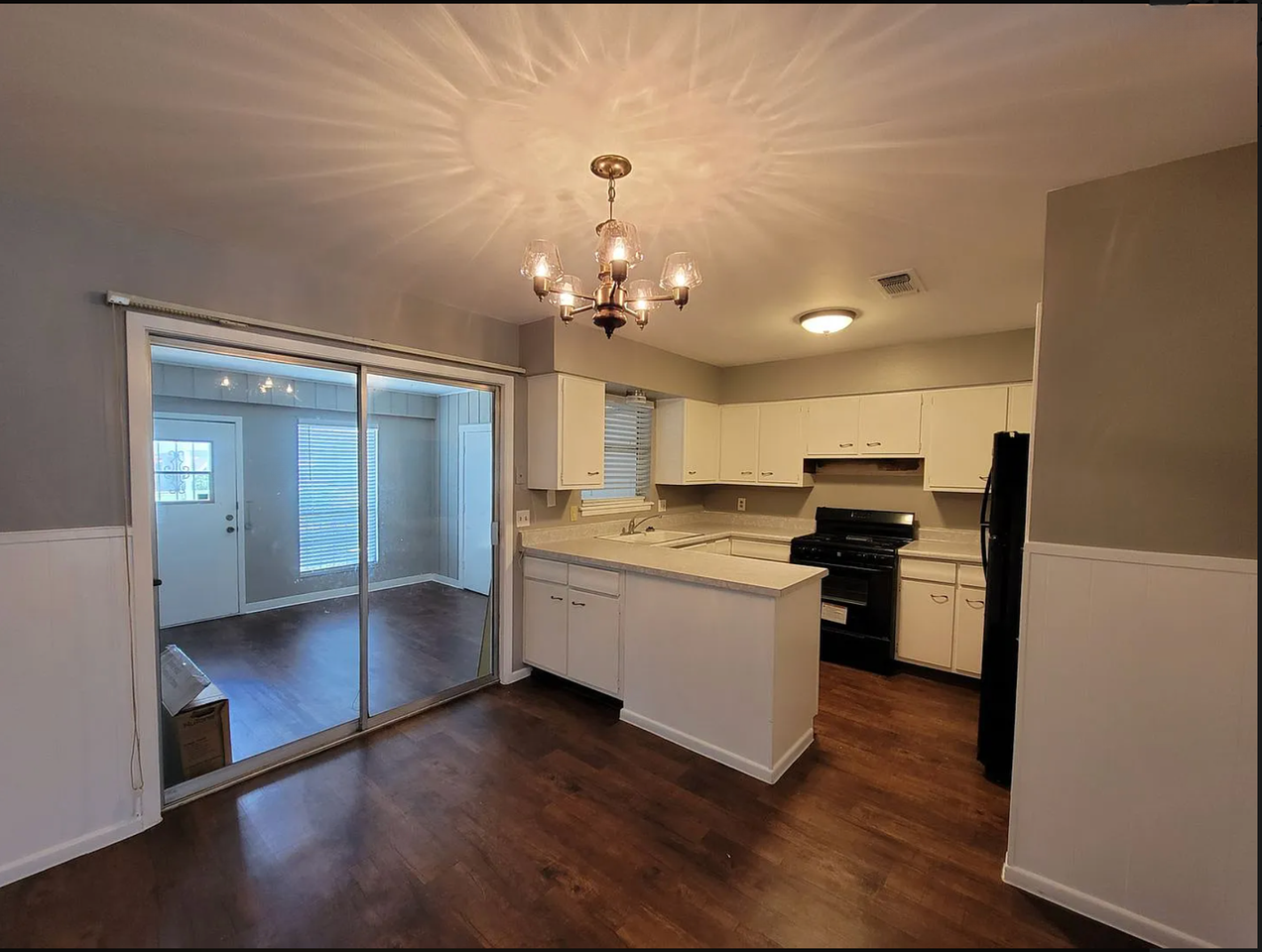 2447 Hiawatha St - Photo 7 of 23