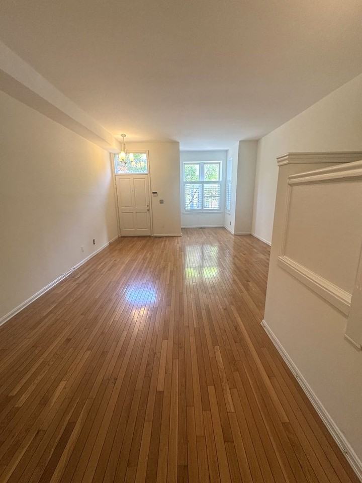 932 Westminster St Nw ##Nw - Photo 4 of 28