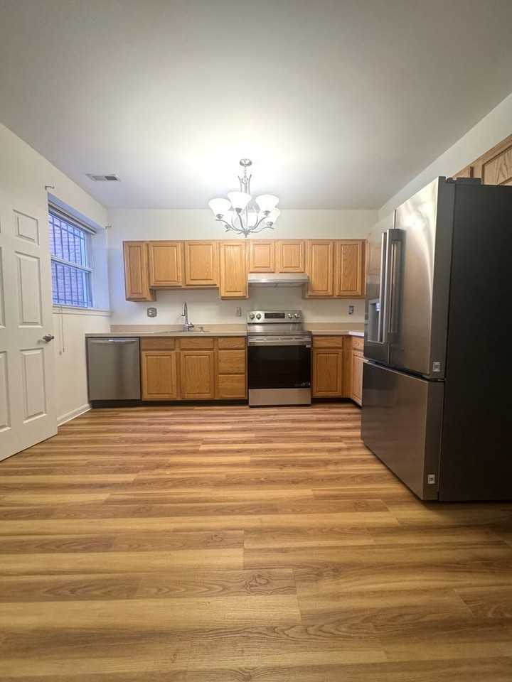 932 Westminster St Nw ##Nw - Photo 5 of 28