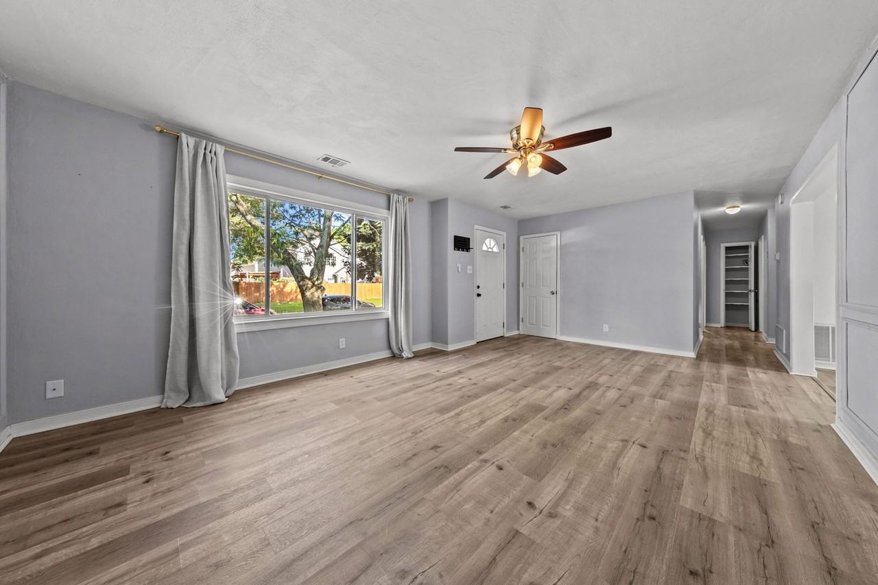 413 Catalina Ave - Photo 5 of 21