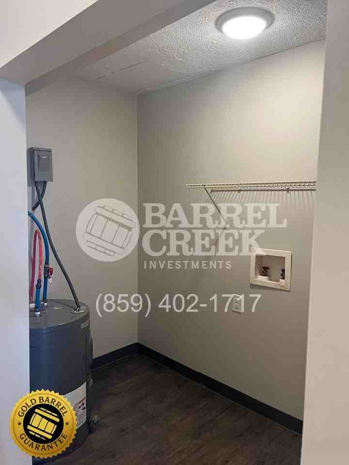 136 Georgia St - Photo 4 of 12