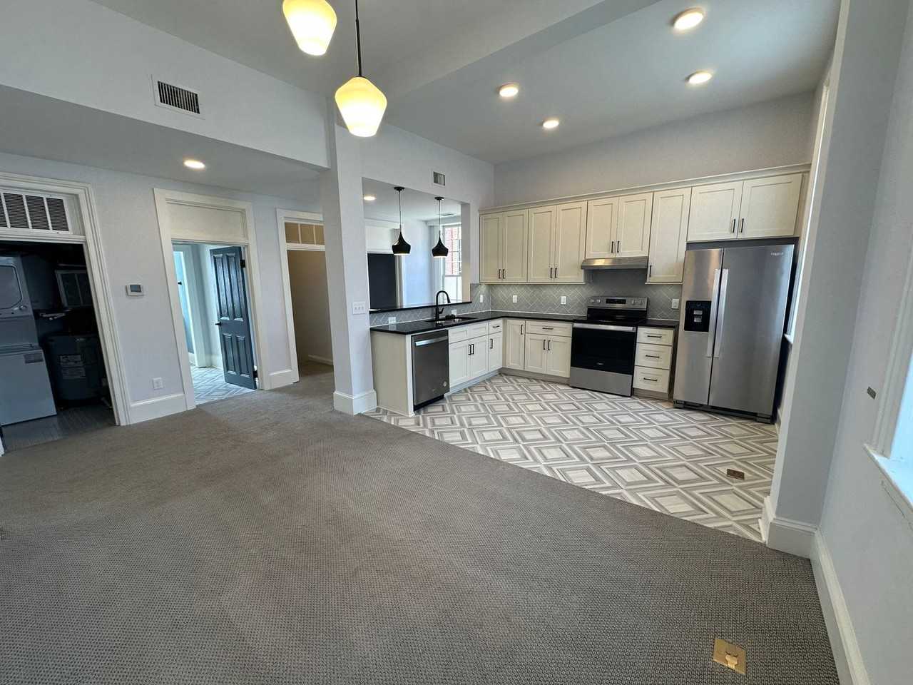 202 Hanover St #2D - Photo 2 of 8