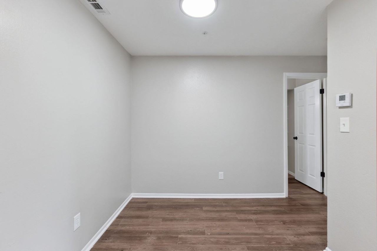 236 Afton Sq #104 - Photo 7 of 20