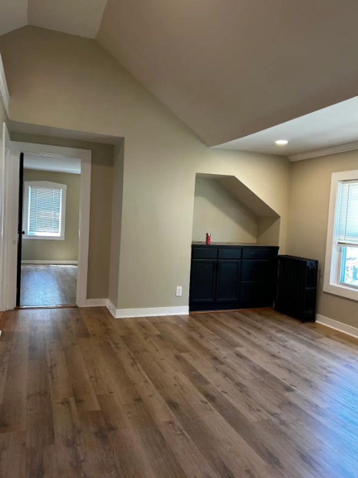 151 Campbell St - Photo 4 of 14