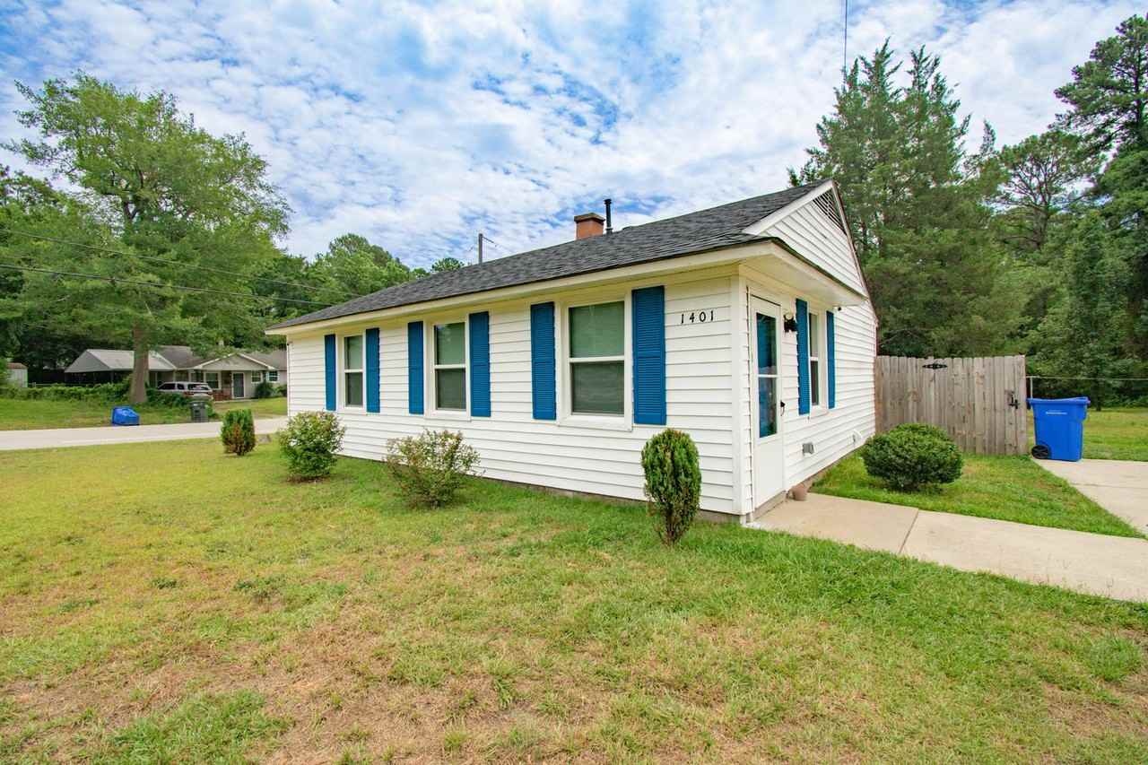 1401 Thelbert Dr - Photo 2 of 14