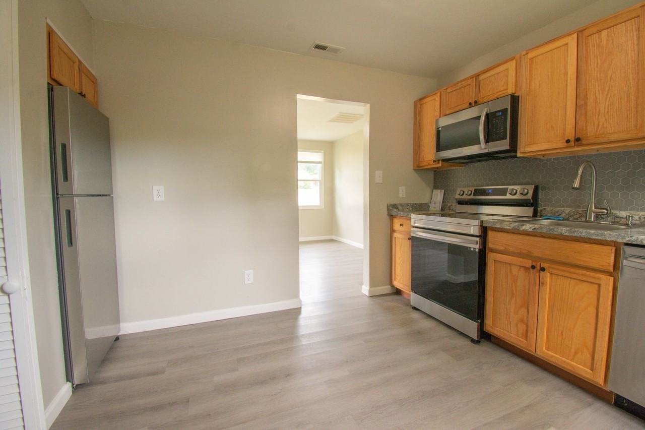 1401 Thelbert Dr - Photo 7 of 14