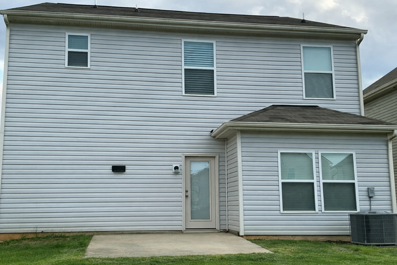 616 Spencer Ln - Photo 2 of 4