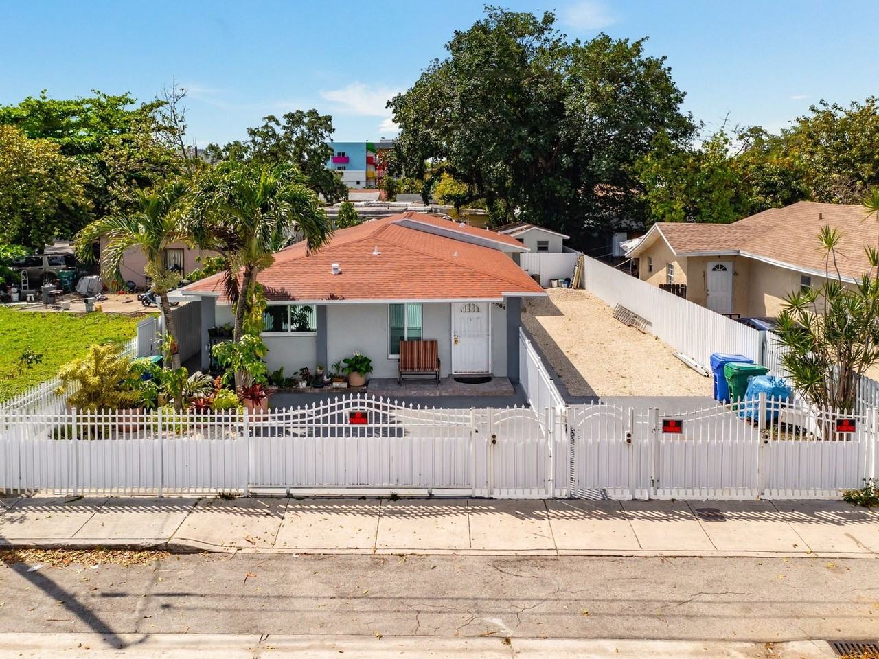 1866 Nw 27th St