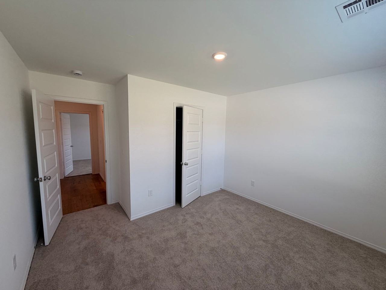 4323 4323 S Blackberry St - Photo 5 of 29