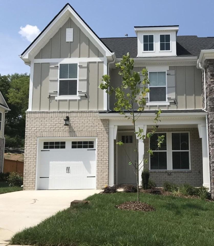 812 Kennear Ln