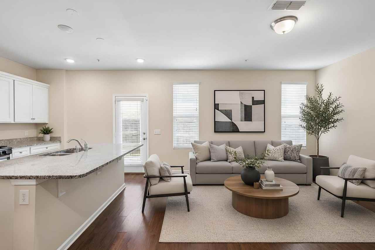 812 Kennear Ln - Photo 6 of 14