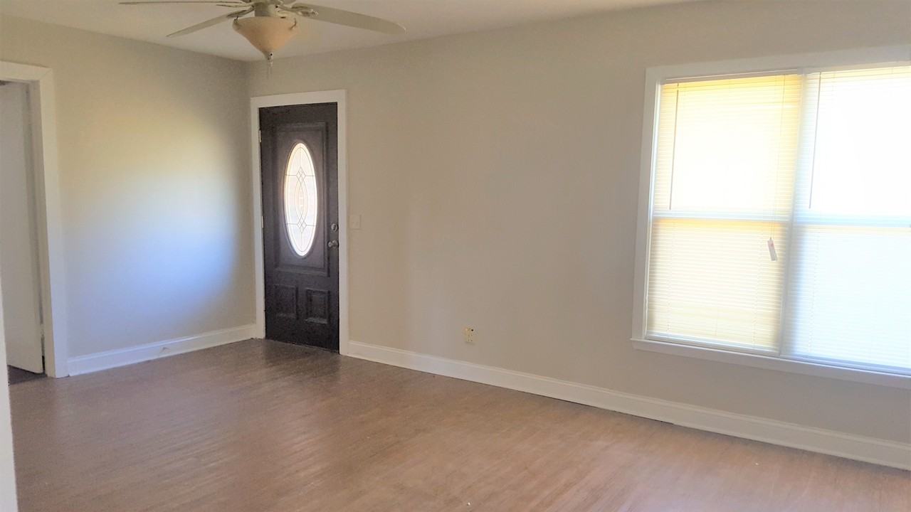 514 Georgia Ave - Photo 4 of 9