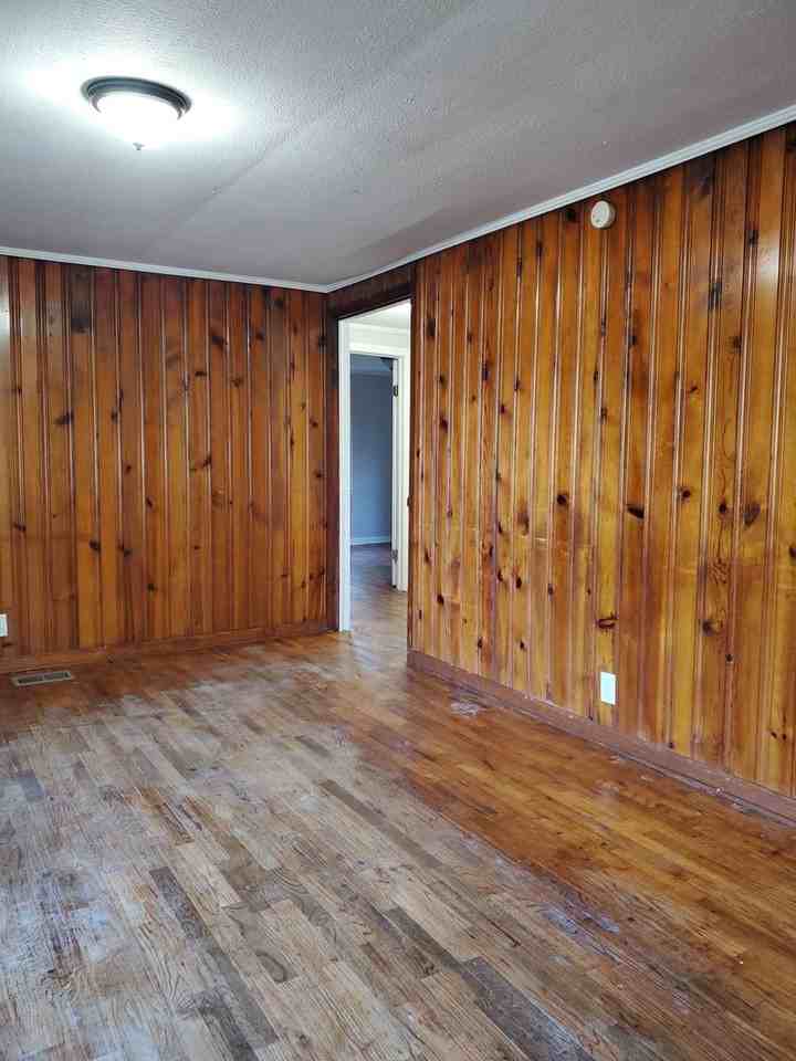507 Poplar St - Photo 3 of 8