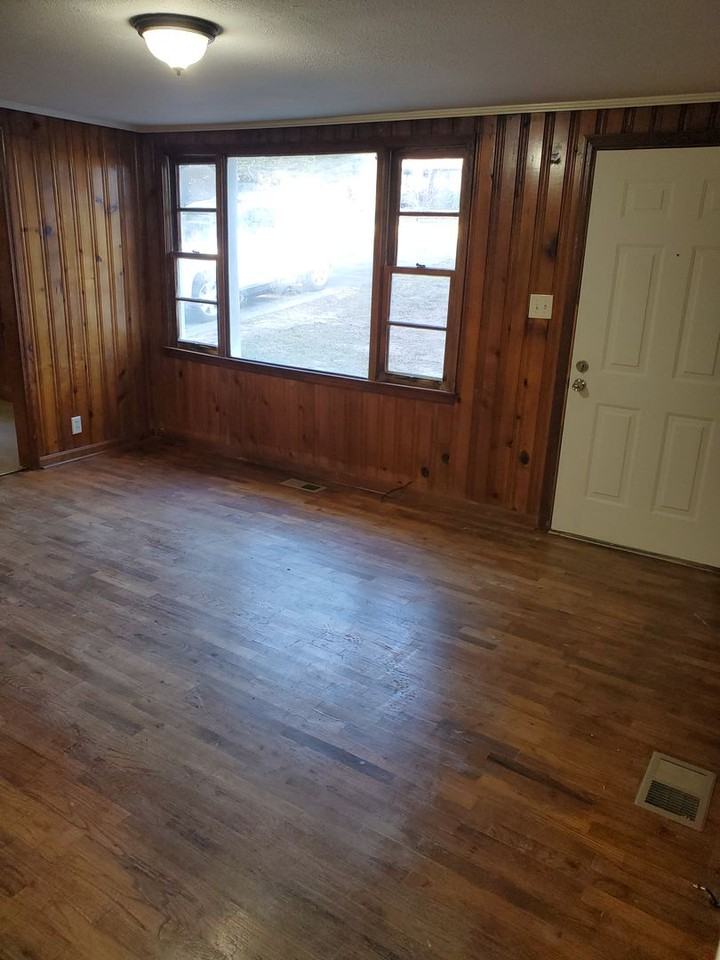 507 Poplar St - Photo 4 of 8