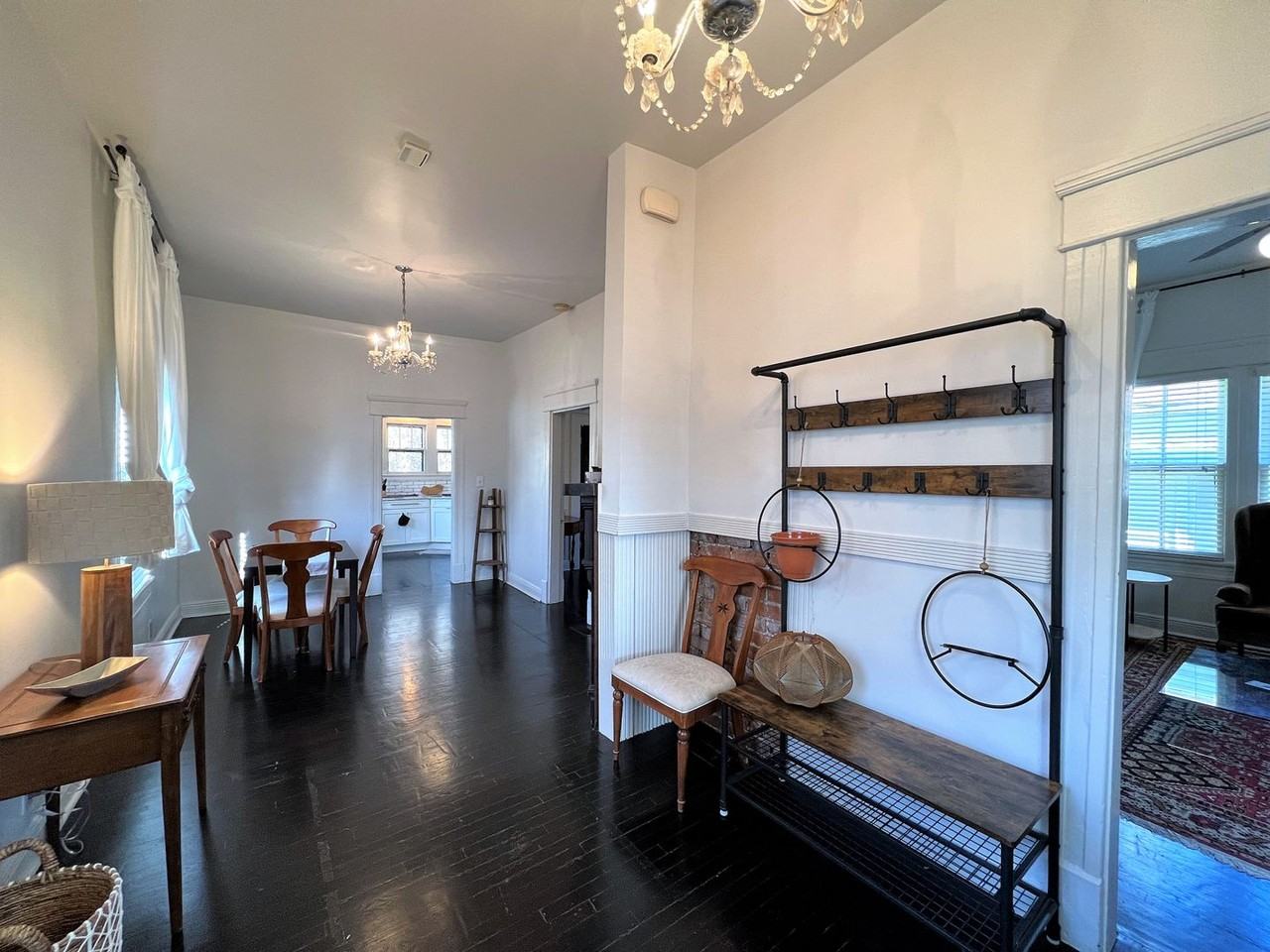 601 Gill Ave - Photo 4 of 16
