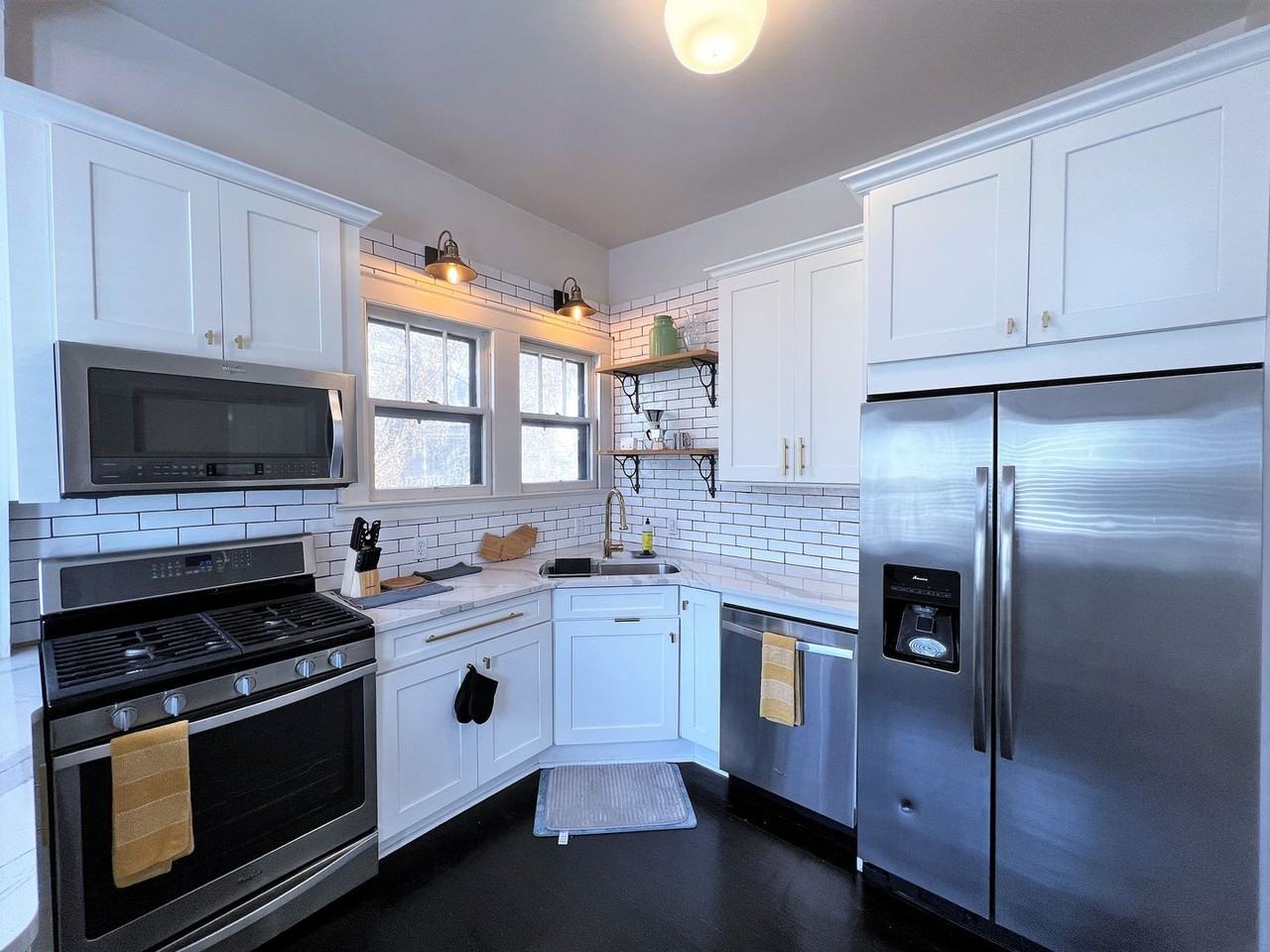 601 Gill Ave - Photo 7 of 16