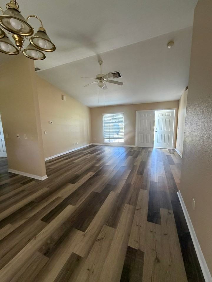 1137 Nw Juanita Pl - Photo 3 of 9