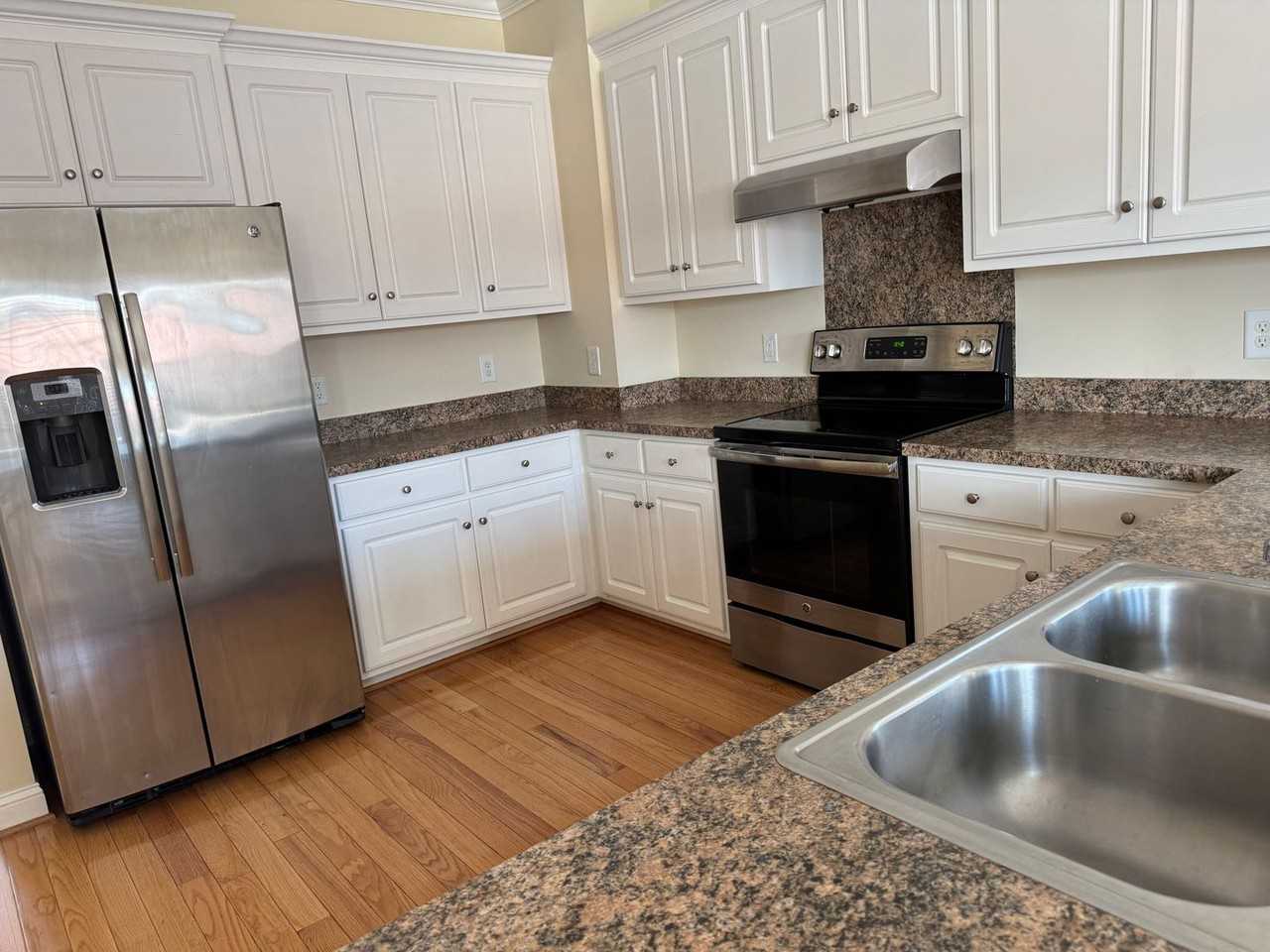 3759 Savannah Way - Photo 4 of 10