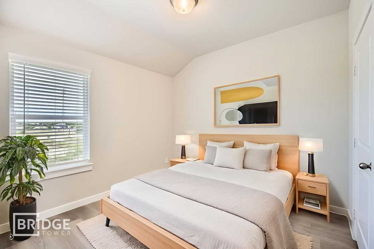 908 Hudson Way - Photo 6 of 7