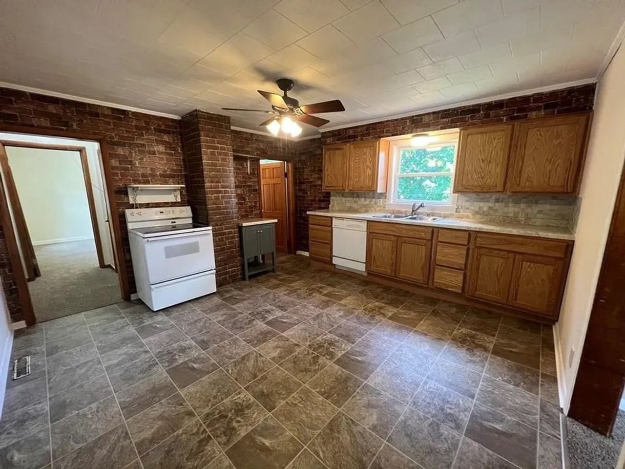808 Grand Ave - Photo 7 of 24