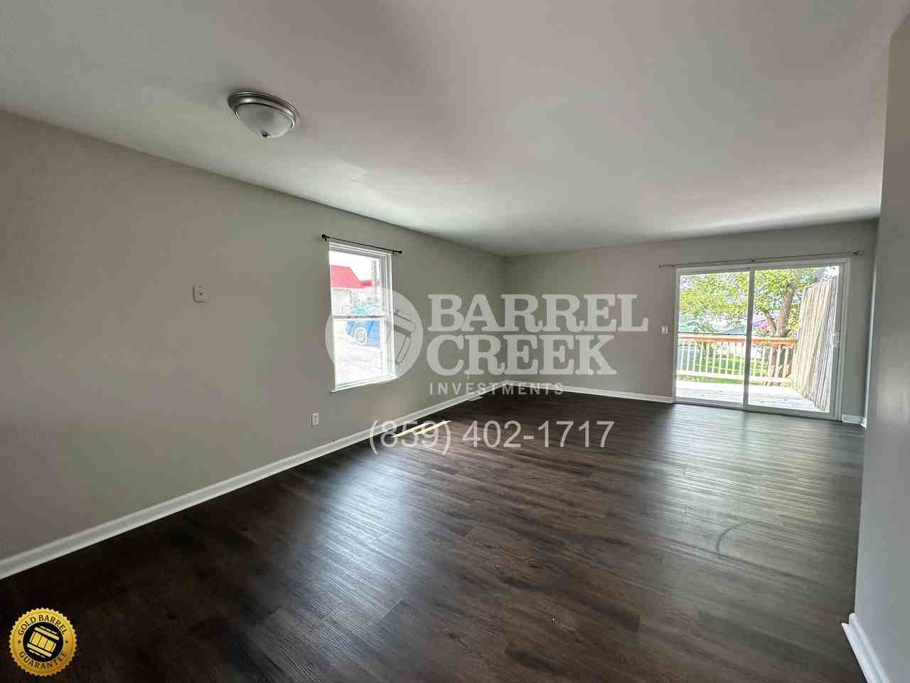 130 Ewing Ave - Photo 3 of 12