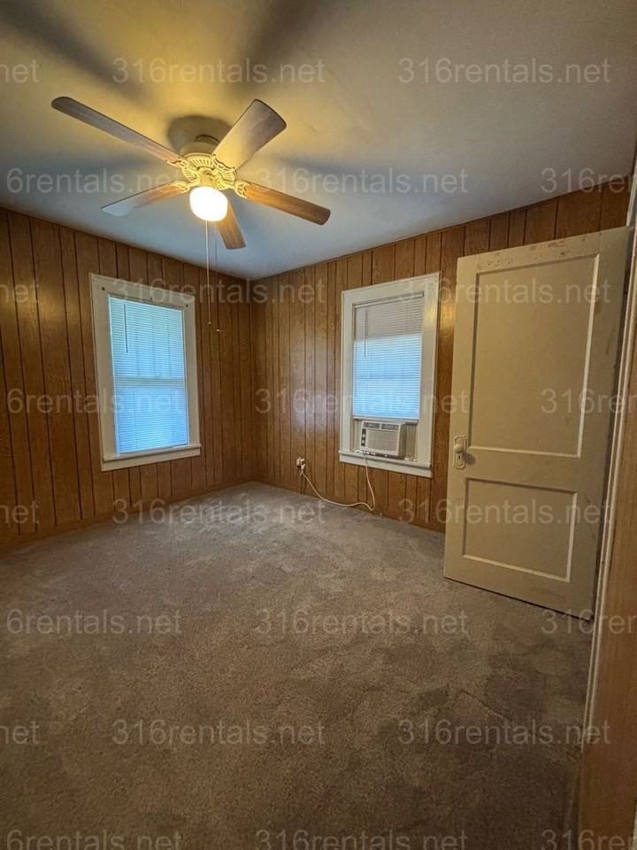 1012 W Ash Ave - Photo 3 of 16
