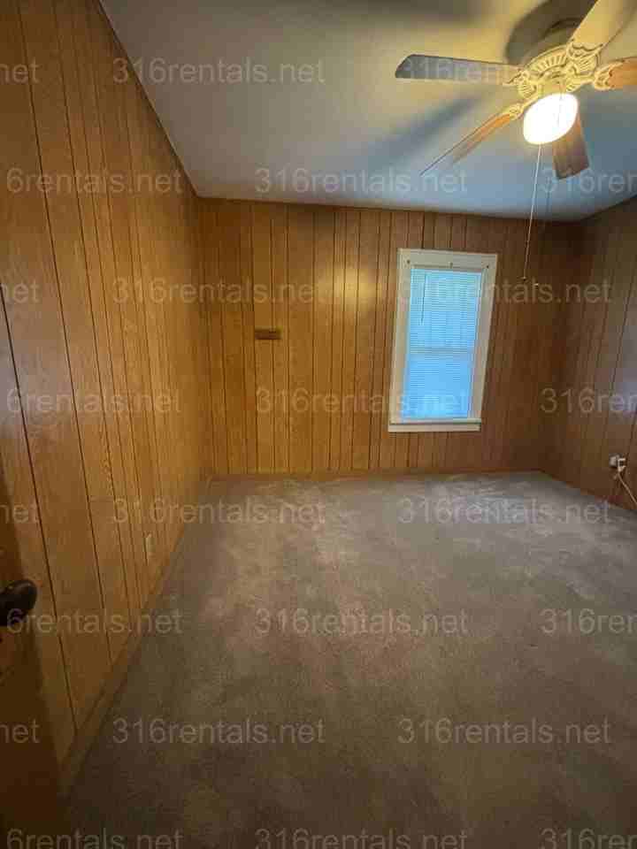 1012 W Ash Ave - Photo 4 of 16