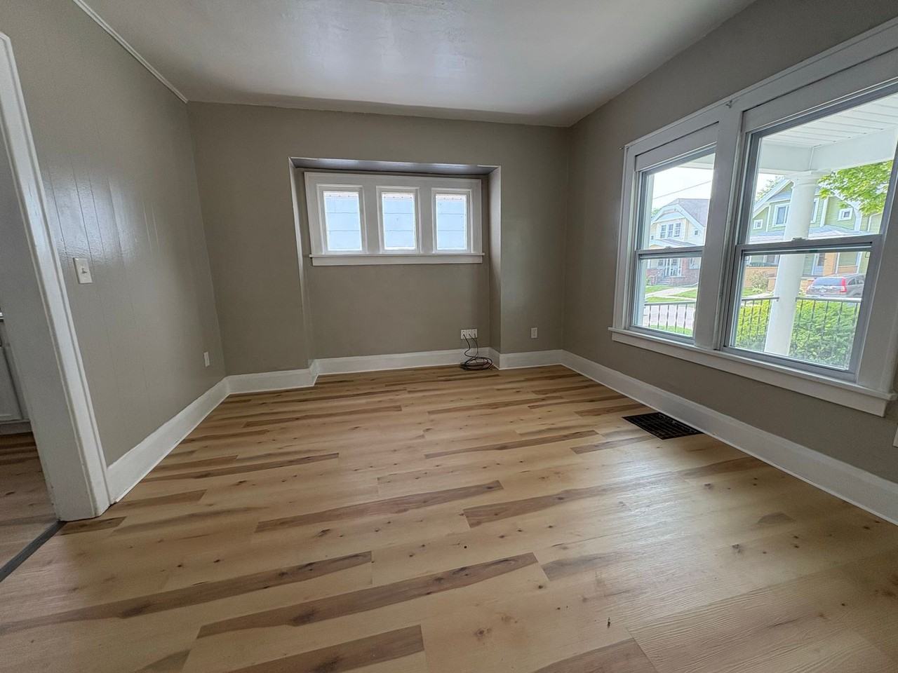 4224 Fairview Dr - Photo 4 of 14