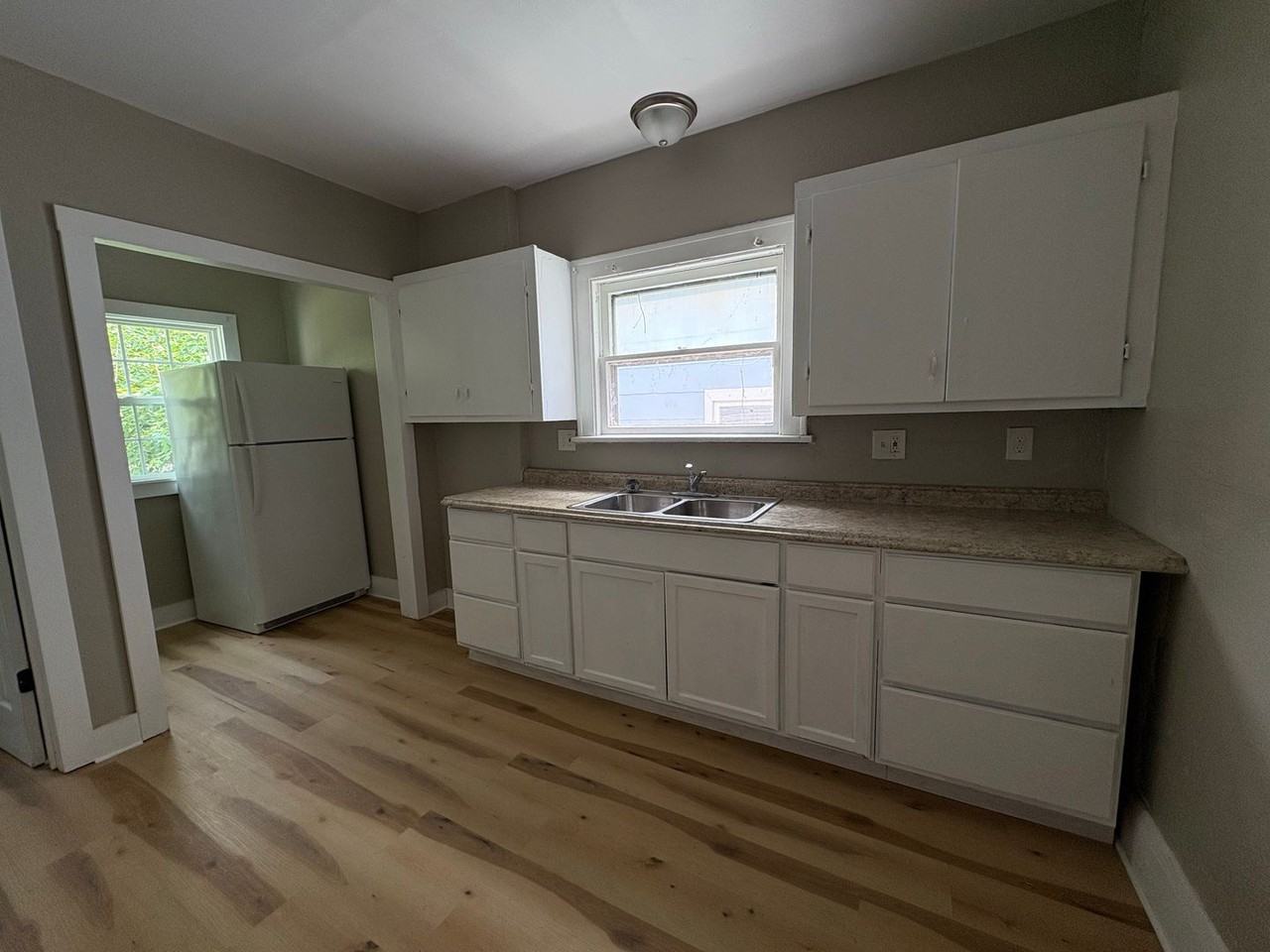 4224 Fairview Dr - Photo 7 of 14