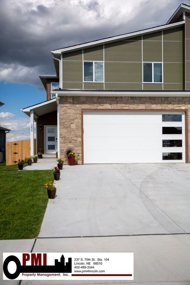 256 N 105th St - Photo 4 of 12