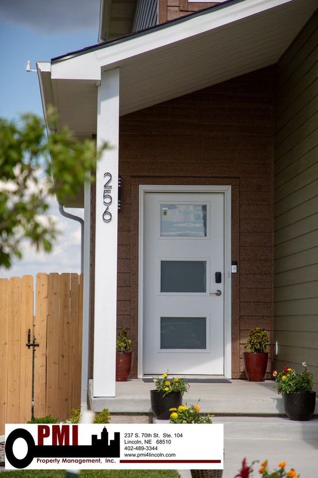 256 N 105th St - Photo 5 of 12