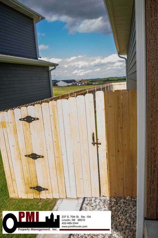256 N 105th St - Photo 6 of 12