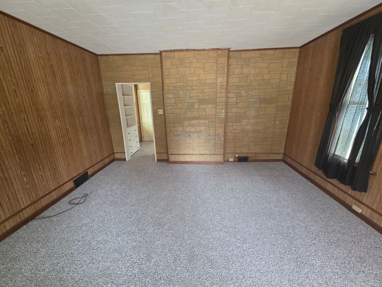725 11th Ave - Photo 2 of 25
