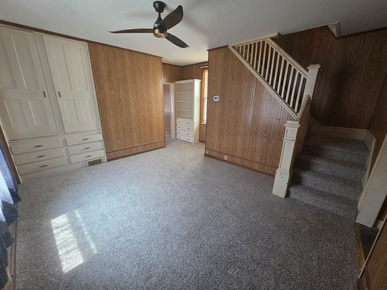 725 11th Ave - Photo 3 of 25