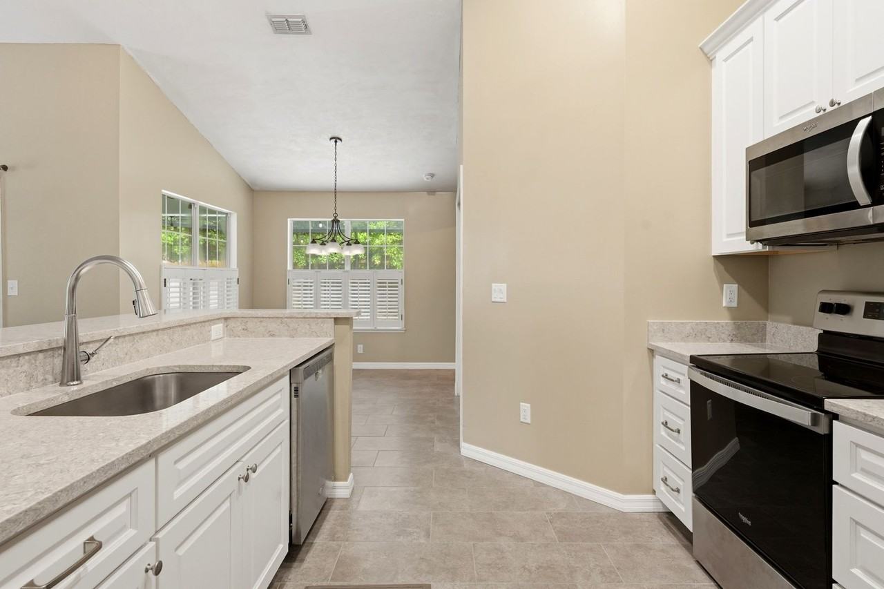 6831 Sw 80th Dr - Photo 6 of 29