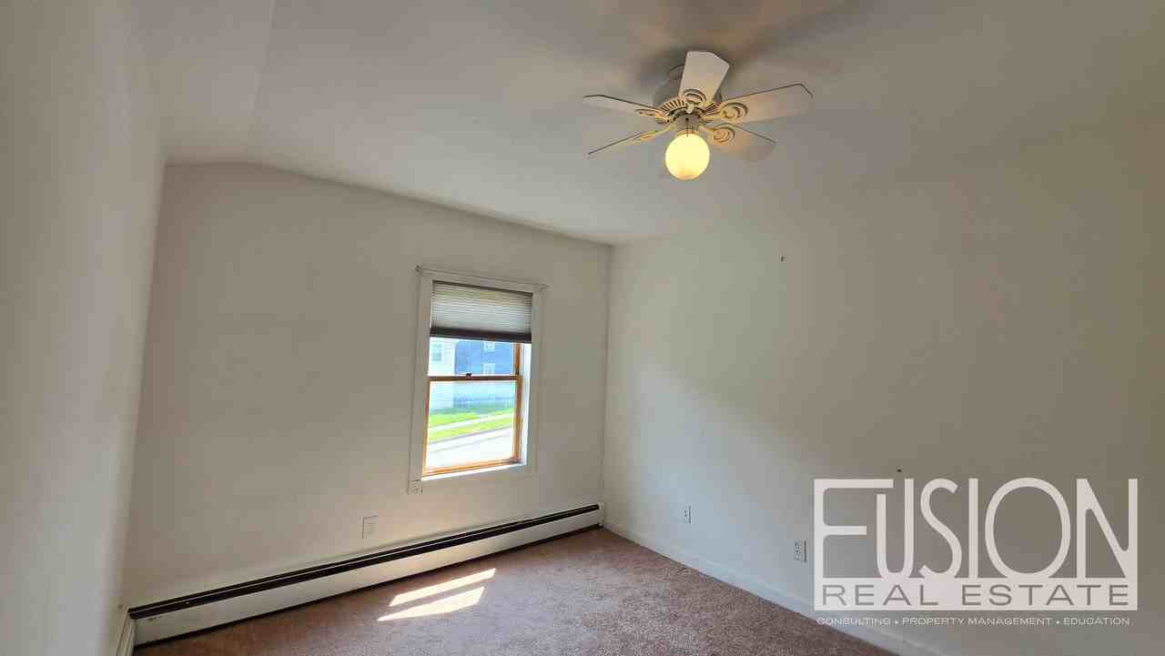 446 Colchester Ave - Photo 2 of 38