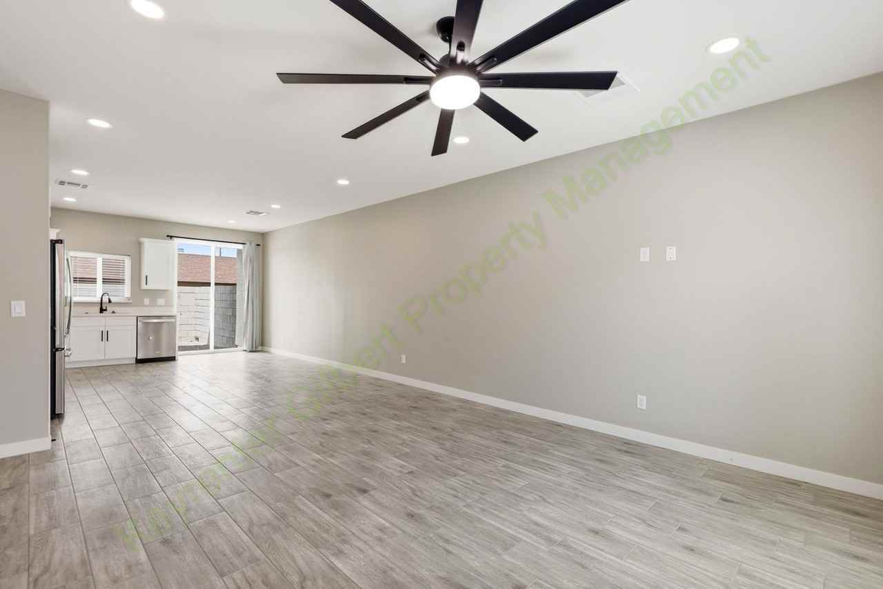 511 E 8th Ave - Photo 6 of 32