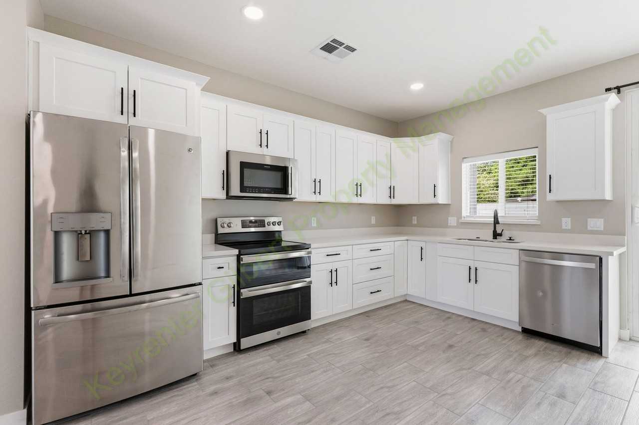 511 E 8th Ave - Photo 6 of 31