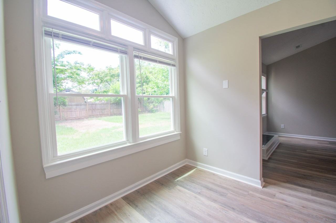 621 Winthrop Ct - Photo 3 of 19