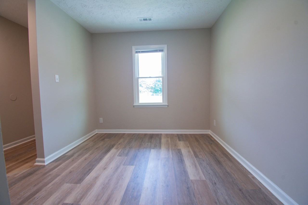 621 Winthrop Ct - Photo 4 of 19
