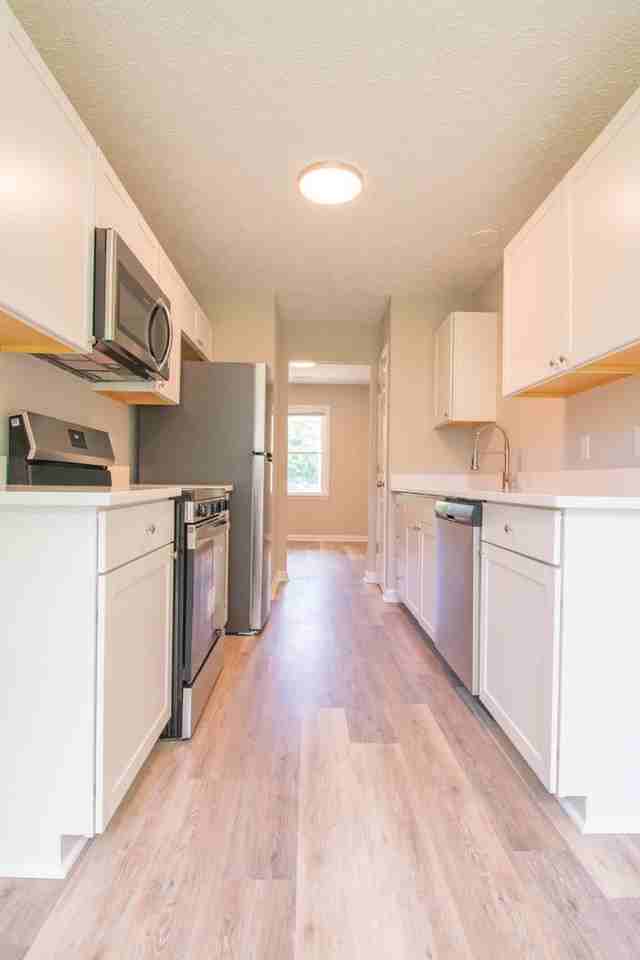 621 Winthrop Ct - Photo 5 of 19