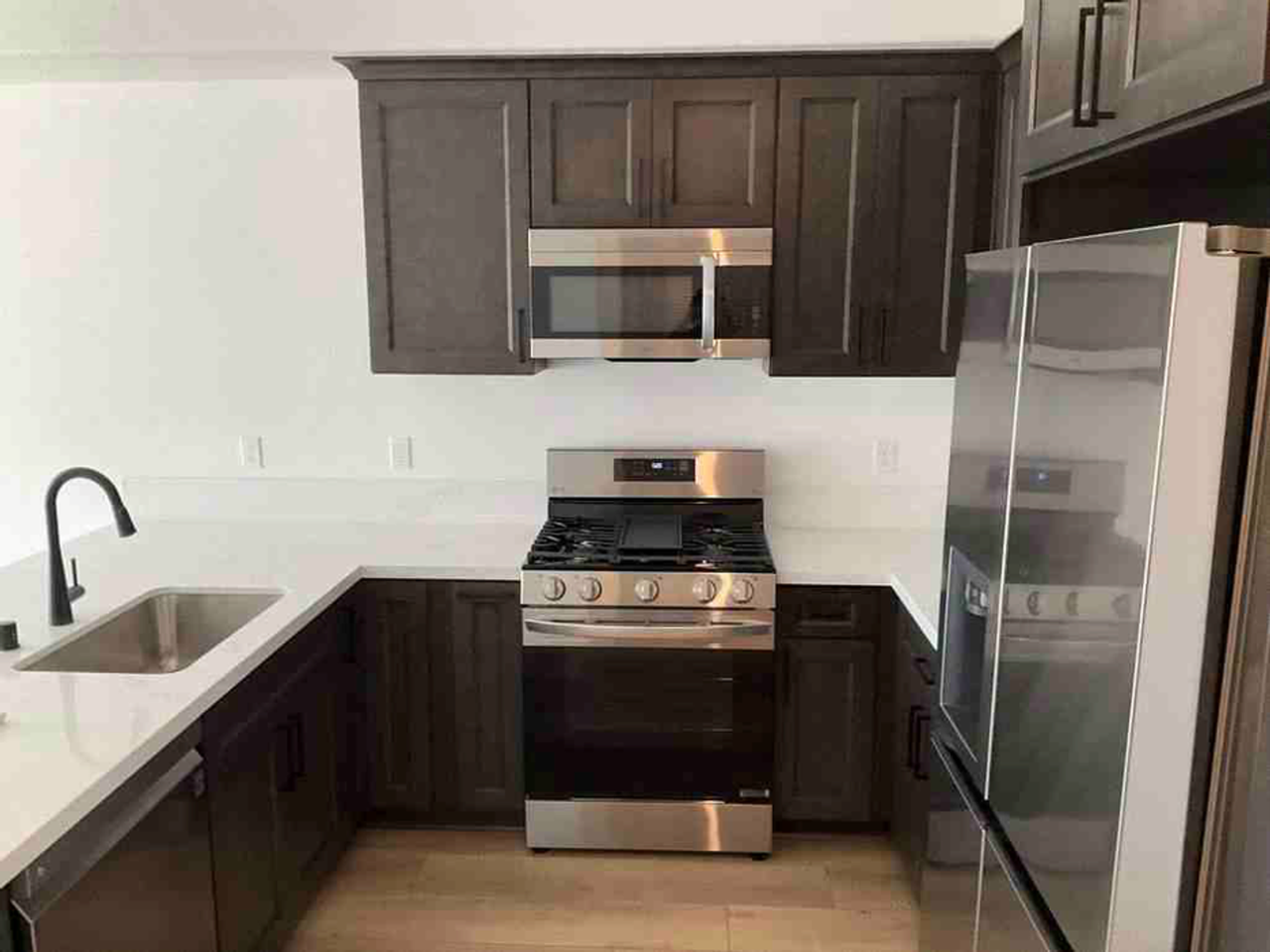 402 W Grand Ave - Photo 3 of 13