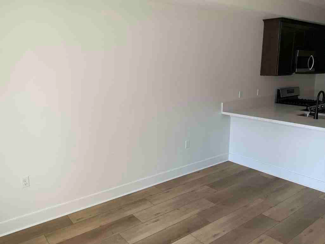 402 W Grand Ave - Photo 5 of 13