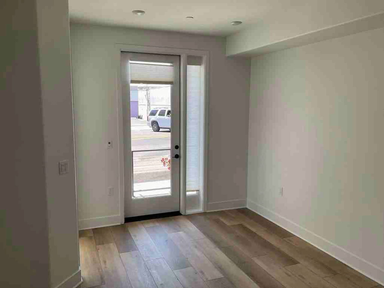 402 W Grand Ave - Photo 6 of 13