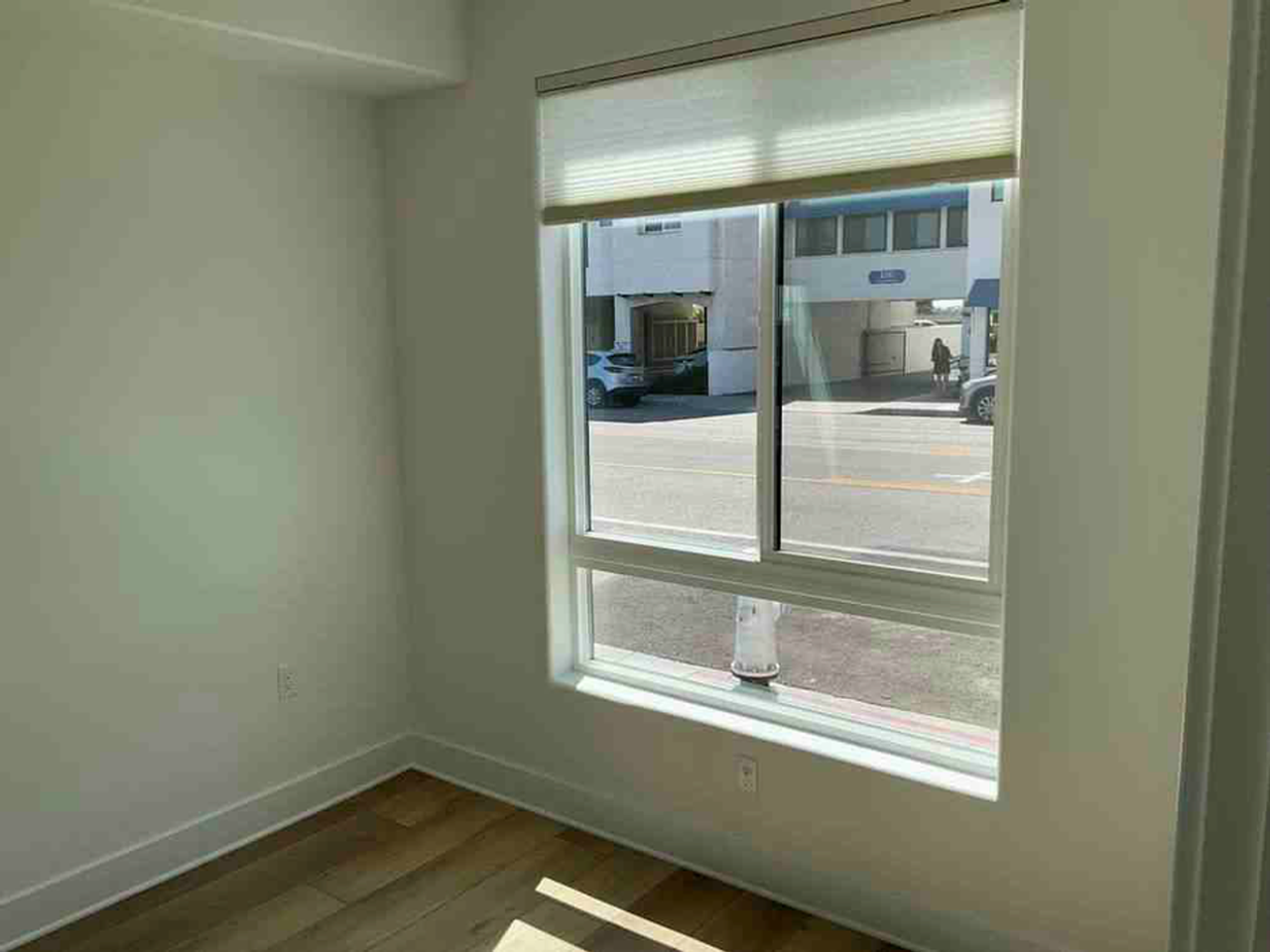 402 W Grand Ave - Photo 7 of 13