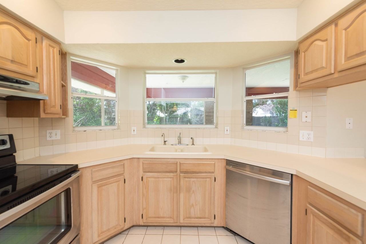 1236 Buffing Cir Se - Photo 4 of 38