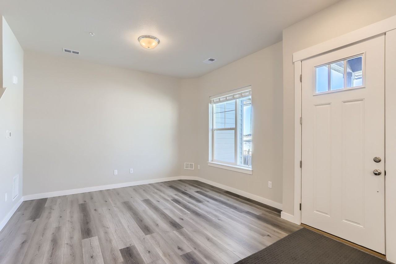 310 High Point Dr - Photo 3 of 29