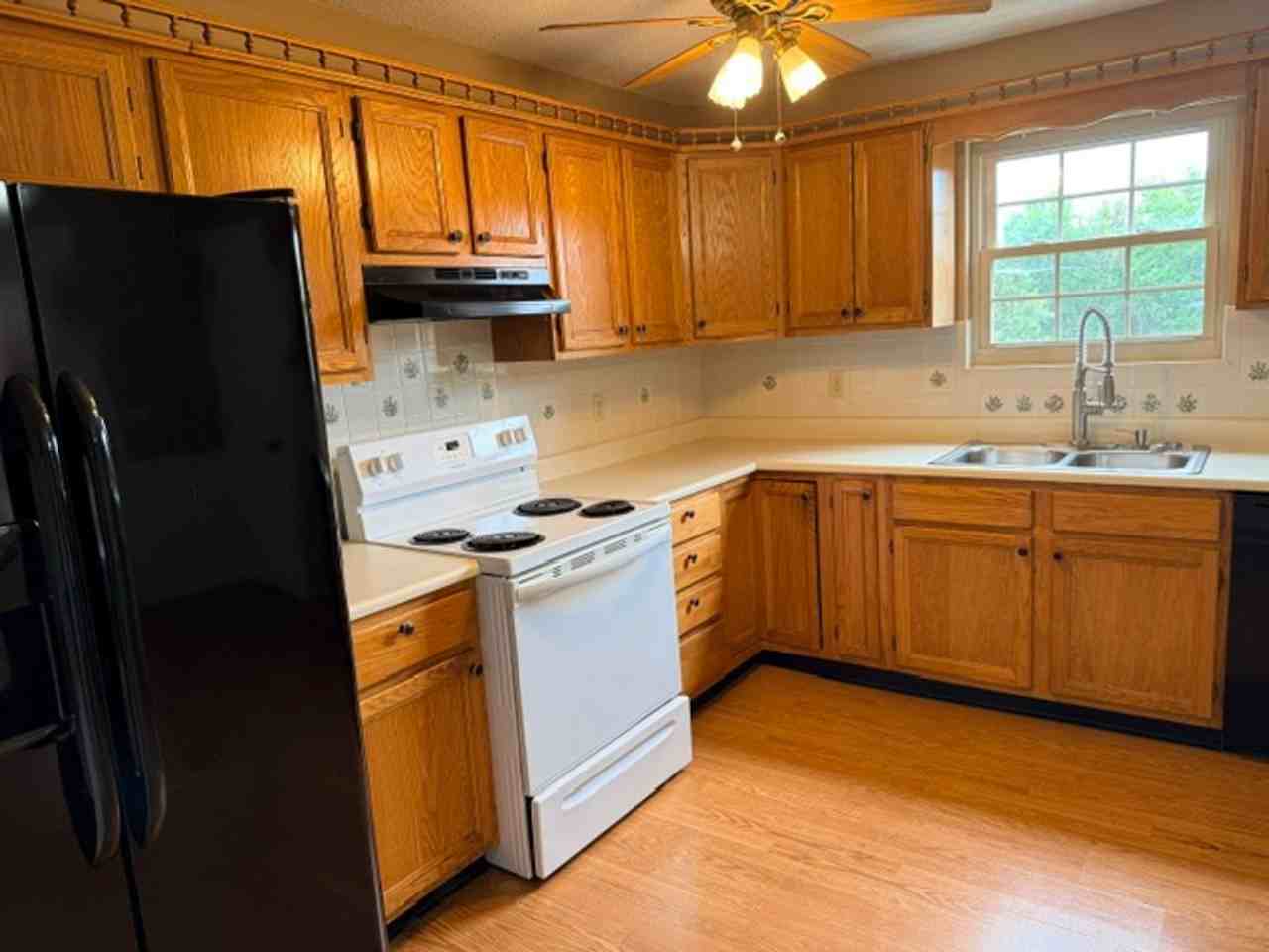 1144 N Rachaels Cir - Photo 4 of 23