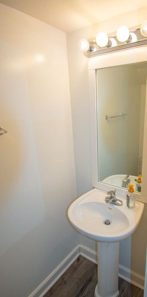 102 Springwood Dr - Photo 5 of 17